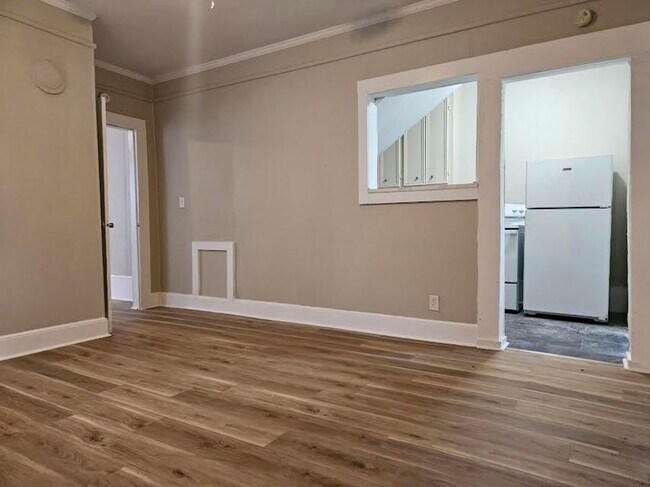 Photo - 317 Sortwell St - Paul Moye Unit Apt C (A2)