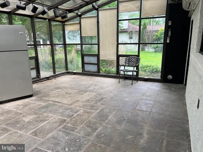 Photo - 2650 Morris Rd