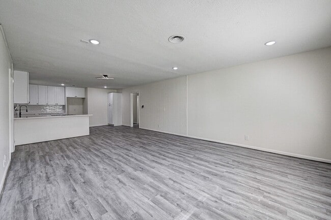 Photo - 6027 Ledbetter St