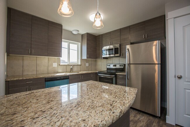 2628 Redwing Rd Unit 2628 Redwing Rd Apt 11