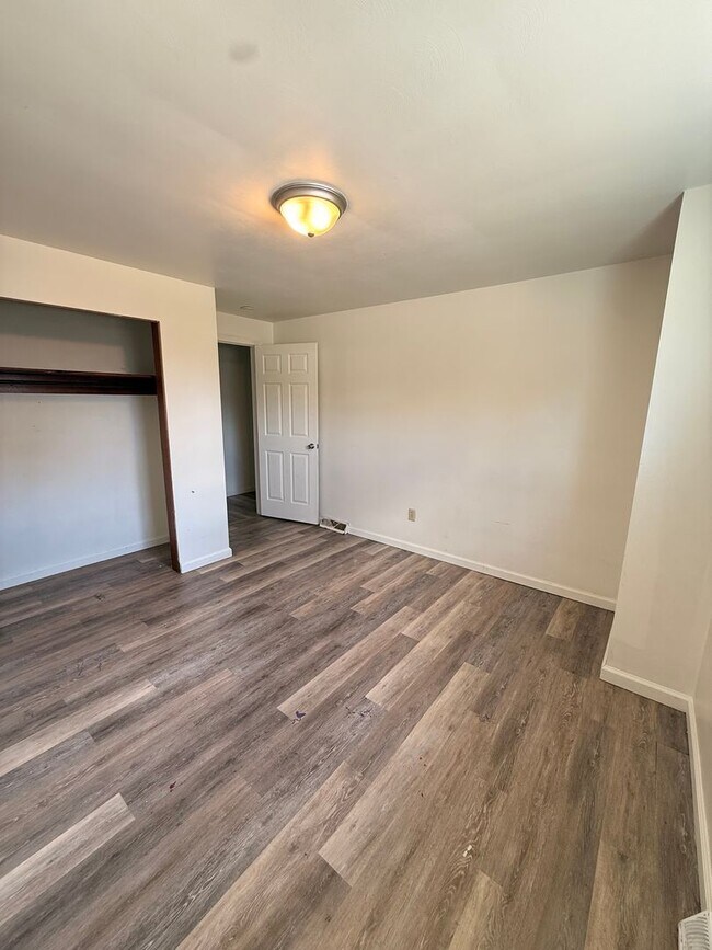 Photo - 2 Bedroom 1 Bathroom Apartment For Rent!