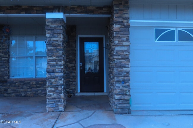 Photo - 3493 Yellow Rose St