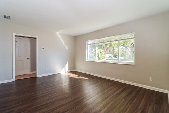 Photo - 8662 Ridge Rd