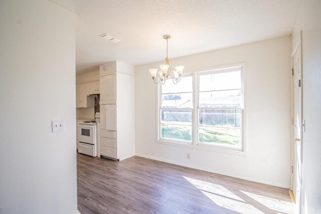 Photo - 1921 73rd St