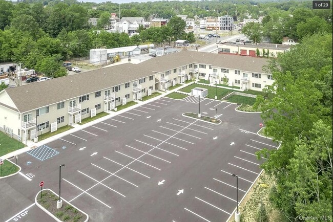 Building Photo - 127 Spring St Unit 201