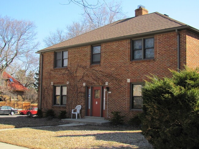 Building Photo - 3804 N Humboldt Blvd Unit 4 Rental