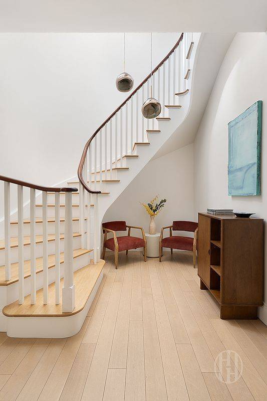 Photo - 164 W 74th St Unit PHA