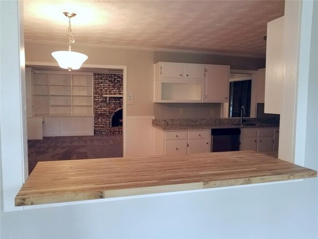 Photo - 5193 Alder Ln SW