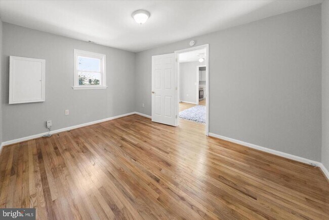Photo - 6306 Leapley Rd