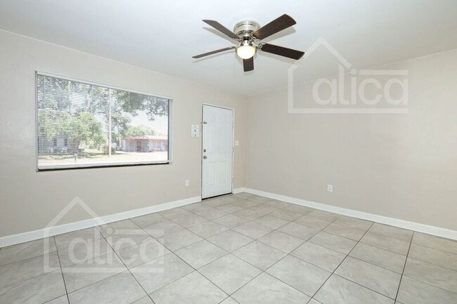 Photo - 3810 Thompson St