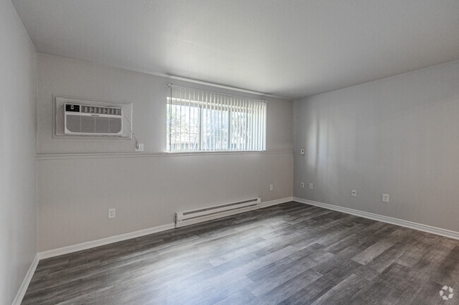 1BR, 1BA - 500SF - Living Room