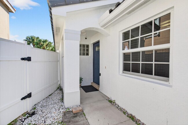 Photo - 7076 Middlebury Dr