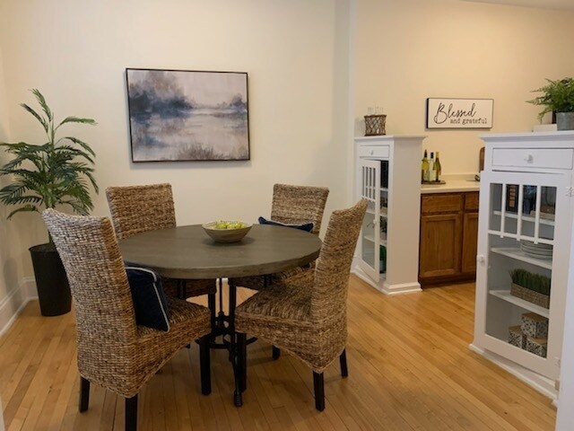 Building Photo - Castleton Rental