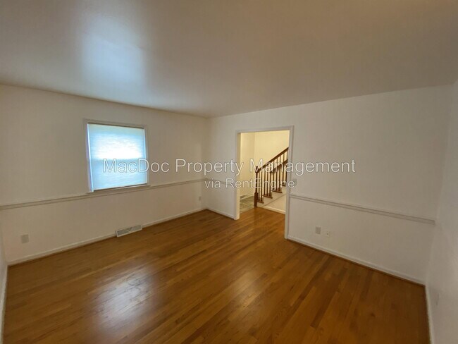 Photo - 431 Ridgemore St
