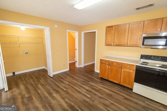 Photo - 1618 Drayton Ln