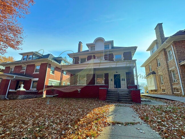 Building Photo - 2639 E 29th St Unit 2