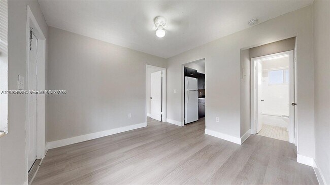 Photo - 891 SW 5th St Unit 2