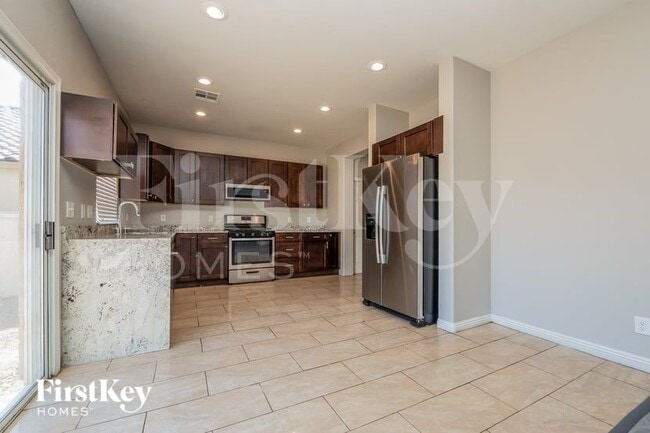 Photo - 1708 Mizzenmast Ave
