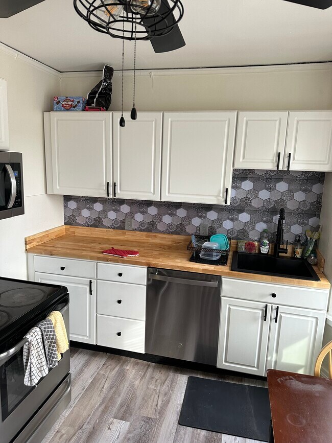 Building Photo - 741 Myrtle Ave Unit Floor 2