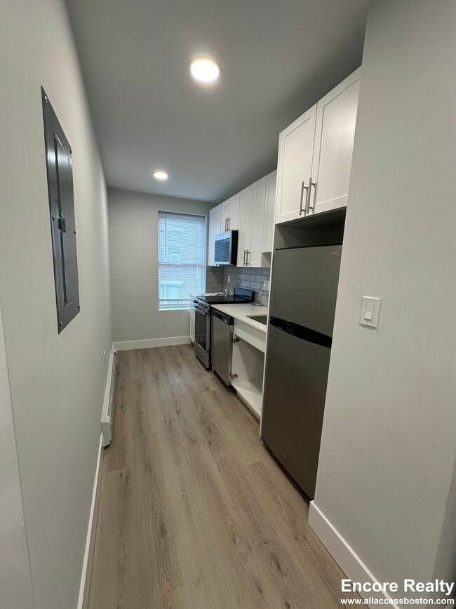 Building Photo - 44 Joy St Unit 7