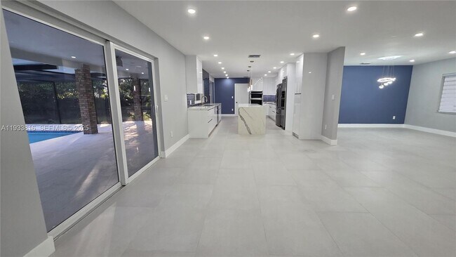 Photo - 10540 SW 125th St