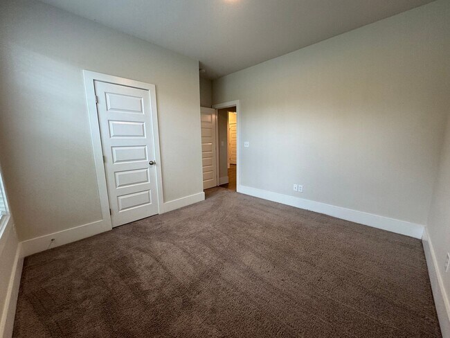 154 Fernhill Dr NW