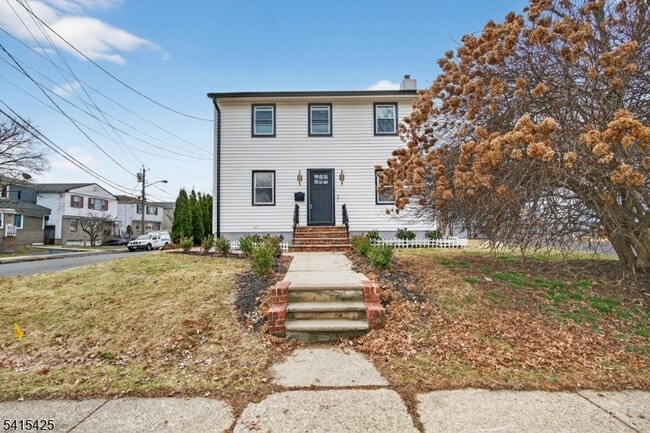 Building Photo - 21 Lombardy Pl