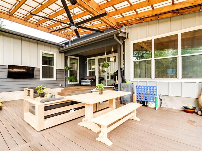 Photo - 17215 Oak Cliff Cir