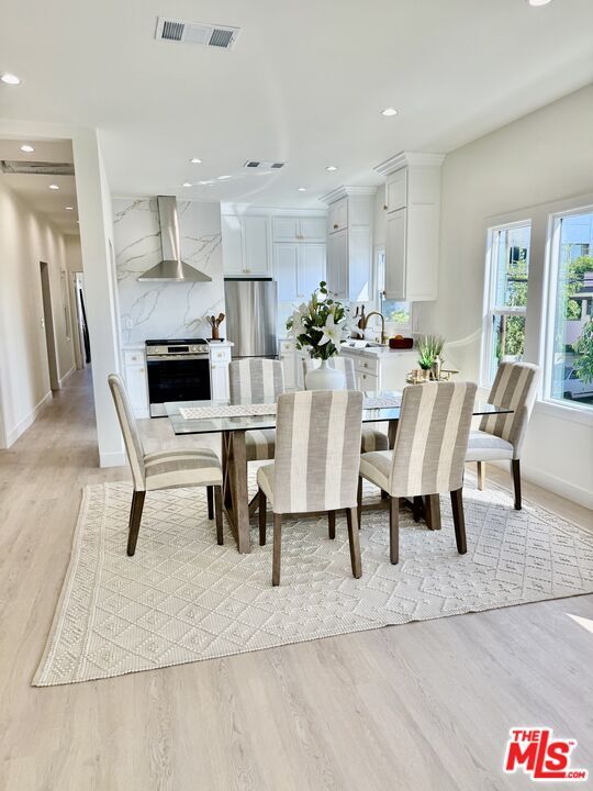 Photo - 900 N Alfred St Unit 2