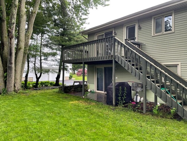 Parte trasera de la propiedad. - 85 Bear Paw Rd