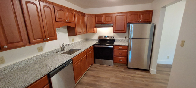 Building Photo - 8620 N Port Washington Rd Rental