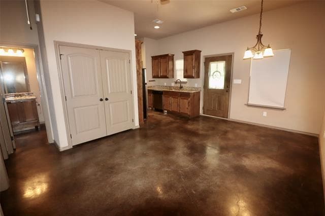 Photo - 663 W Tarleton St