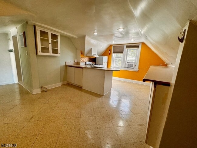 Building Photo - 160 Chestnut St Unit 2