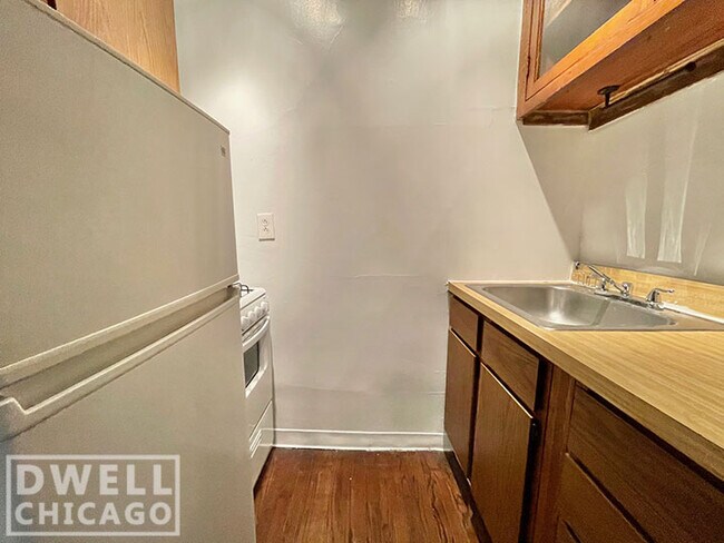 Photo - 2448 N Sawyer Ave Unit 1W