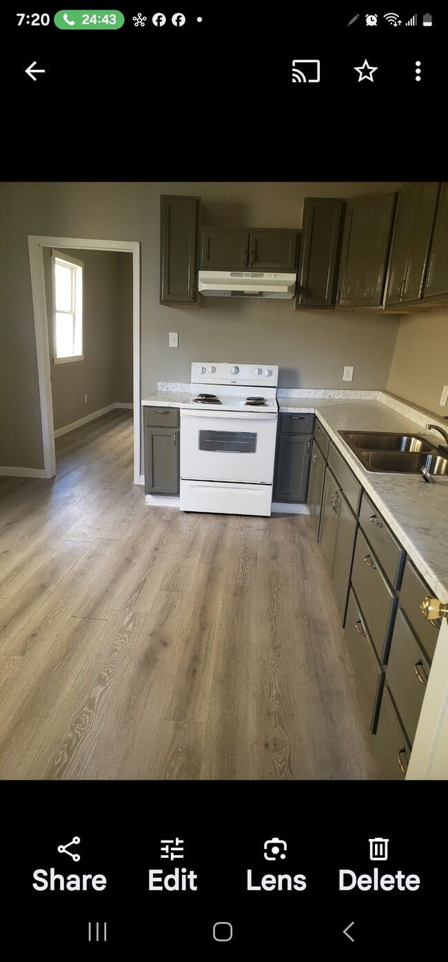 Photo - 2615 S Johnson St