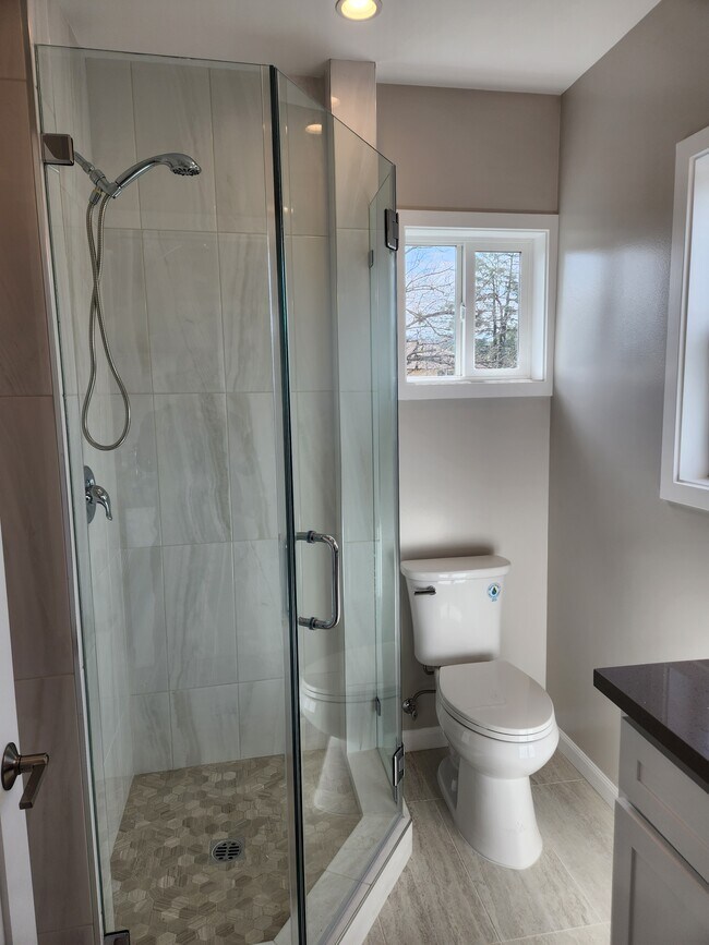 Photo - 4546 Wortser Ave