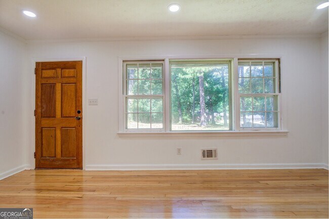 Photo - 1288 Elva Dr SW