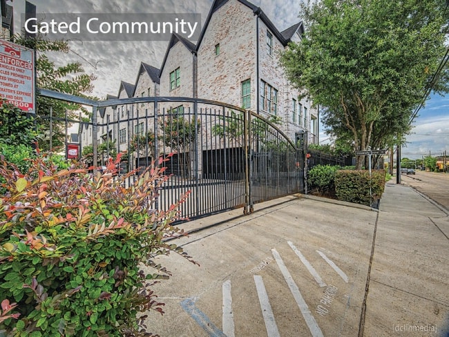 Photo - 4009 University Grove St