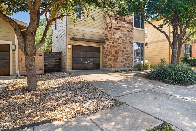 Stunning Modern Home in Desirable 78704 Ne... - Stunning Modern Home in Desirable 78704 Ne...