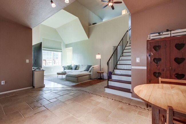 Photo - 2637 Regent Rd