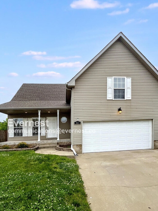Photo - 507 Oakmont Dr House