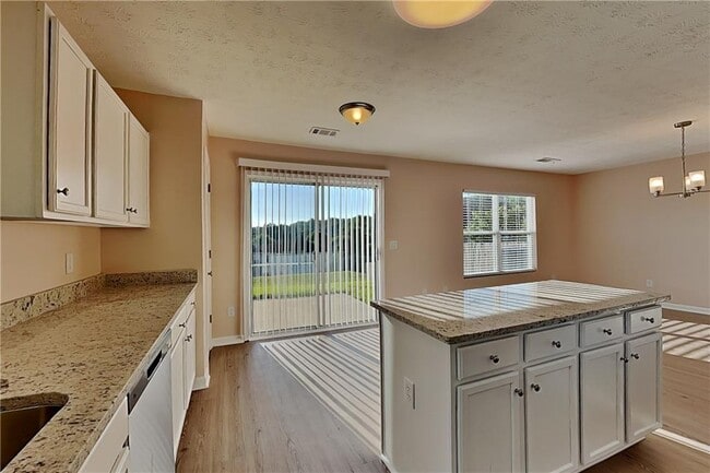 108 Silver Bow Ln