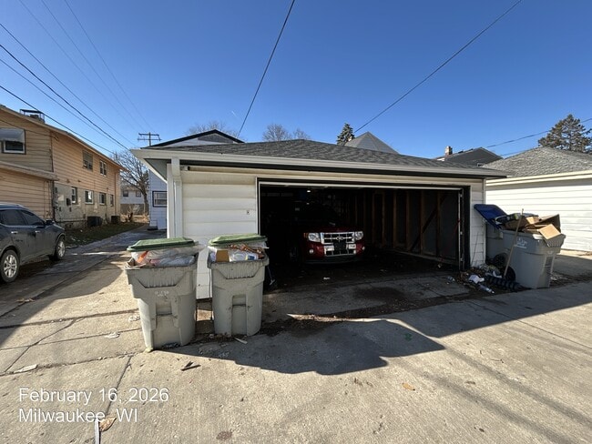 Photo - 5710 N 97th St