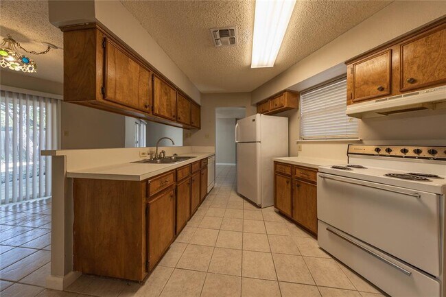 Photo - 11 Deerfield Dr