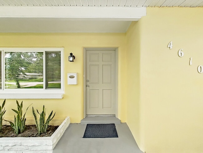 Photo - 4610 W Bay Villa Ave