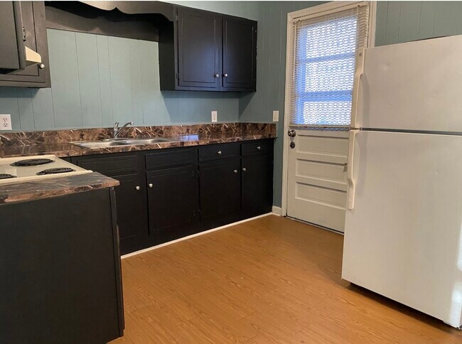 Photo - 100 Robbins Ave Unit Duchess’s Place