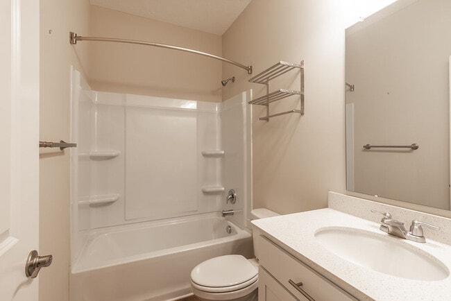 Photo - 279 Mannaseh Dr W
