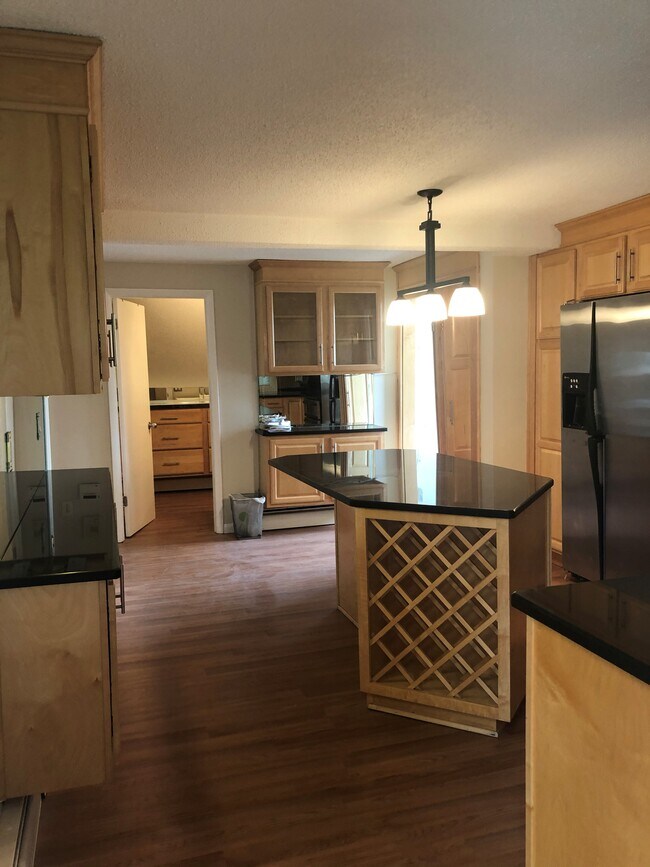 Photo - 311 Racebrook Rd Unidad The Alfred Bldg. - 2nd Fl