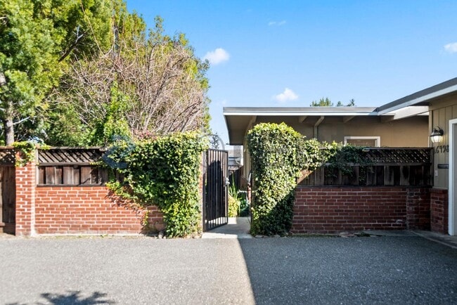 Photo - 16498 LG Almaden Road