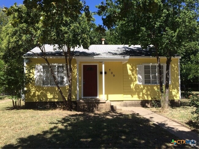 Building Photo - 709 Northside Dr Rental
